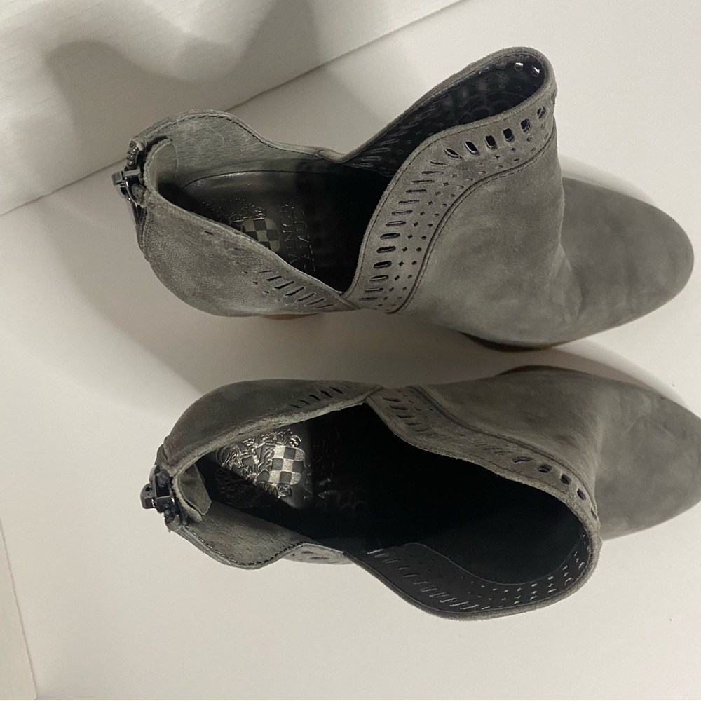 Vince‎ Camuto Fileana Split Shaft Gray Suede Ankle Booties - Picture 9 of 10